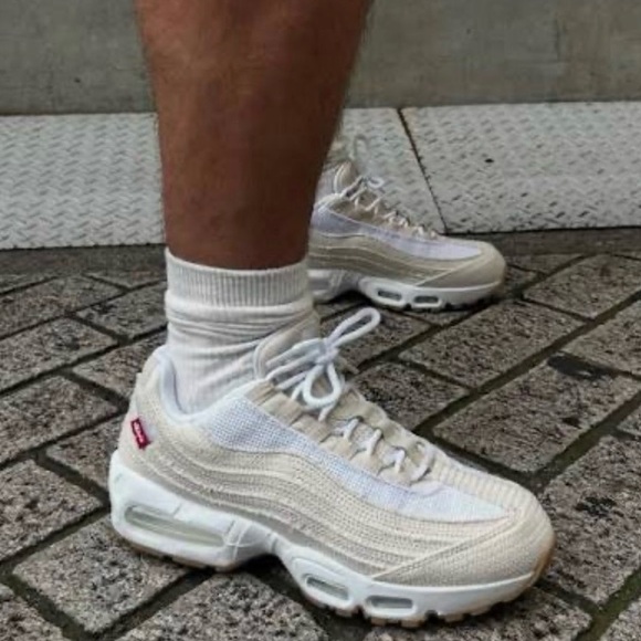 ✔️New✔️ NIKE Levi's Air Max 95 OG 'Light Orewood Brown'